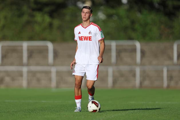 Jonathan Friemel (1. FC Köln) in Aktion, am Ball, Einzelaktion waehrend des Testspiels zwischen 1. FC Köln und SV Bergisch Gladbach 09, Belkaw Arena am 23. July 2026 in Bergisch Gladbach, Deutschland. (Foto von Oliver Kaelke DeFodi Images) +++ Jonathan Friemel (1. FC Köln) controls the ball during the friendly match between 1. FC Köln and SV Bergisch Gladbach 09 at Belkaw Arena on July 23, 2026 in Bergisch Gladbach, Germany. (Photo by Oliver Kaelke DeFodi Images) (Photo by Oliver Kaelke DeFodi Images) - *** Jonathan Friemel of 1 FC Köln in action, on the ball, making a solo run during the friendly match between 1 FC Köln and SV Bergisch Gladbach 09 at Belkaw Arena on July 23, 2026, in Bergisch Gladbach, Germany Photo by Oliver Kaelke DeFodi Images Jonathan Friemel of 1 FC Köln controls the ball during the friendly match between 1 FC Köln and SV Bergisch Gladbach 09 at Belkaw Arena on July 23, 2026 in Bergisch Gladbach, Germany Photo by Oliver Kaelke DeFodi Images Photo by Oliver Kaelke DeFodi Images