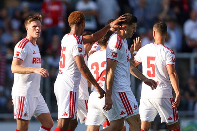 Luka Lochoshvili (1. FC Köln) Torjubel,jubelt mit seiner Mannschaft nach dem Treffer zum 0:4 waehrend des Testspiels zwischen 1. FC Köln und SV Bergisch Gladbach 09, Belkaw Arena am 23. July 2026 in Bergisch Gladbach, Deutschland. (Foto von Oliver Kaelke DeFodi Images) +++ Luka Lochoshvili (1. FC Köln) celebrates after scoring his team s fourth goal with teammates during the friendly match between 1. FC Köln and SV Bergisch Gladbach 09 at Belkaw Arena on July 23, 2026 in Bergisch Gladbach, Germany. (Photo by Oliver Kaelke DeFodi Images) (Photo by Oliver Kaelke DeFodi Images) - *** Luka Lochoshvili of 1 FC Köln celebrates with his teammates after scoring the 0–4 goal during the friendly match between 1 FC Köln and SV Bergisch Gladbach 09 at Belkaw Arena on July 23, 2026, in Bergisch Gladbach, Germany. Photo by Oliver Kaelke, DeFodi Images. Luka Lochoshvili of 1 FC Köln celebrates after scoring his team’s fourth goal with teammates during the friendly match between 1 FC Köln and SV Bergisch Gladbach 09 at Belkaw Arena on July 23, 2026 in Bergisch Gladbach, Germany Photo by Oliver Kaelke, DeFodi Images Photo by Oliver Kaelke, DeFodi Images