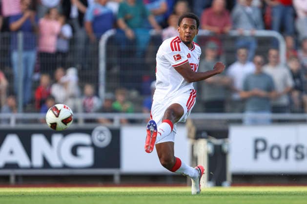 Youssoupha Niang (1. FC Köln) in Aktion, am Ball, Einzelaktion waehrend des Testspiels zwischen 1. FC Köln und SV Bergisch Gladbach 09, Belkaw Arena am 23. July 2026 in Bergisch Gladbach, Deutschland. (Foto von Oliver Kaelke DeFodi Images) +++ Youssoupha Niang (1. FC Köln) controls the ball during the friendly match between 1. FC Köln and SV Bergisch Gladbach 09 at Belkaw Arena on July 23, 2026 in Bergisch Gladbach, Germany. (Photo by Oliver Kaelke DeFodi Images) (Photo by Oliver Kaelke DeFodi Images) - *** Youssoupha Niang of 1 FC Köln in action, on the ball, making a solo run during the friendly match between 1 FC Köln and SV Bergisch Gladbach 09 at Belkaw Arena on July 23, 2026, in Bergisch Gladbach, Germany Photo by Oliver Kaelke DeFodi Images Youssoupha Niang of 1 FC Köln controls the ball during the friendly match between 1 FC Köln and SV Bergisch Gladbach 09 at Belkaw Arena on July 23, 2026 in Bergisch Gladbach, Germany Photo by Oliver Kaelke DeFodi Images Photo by Oliver Kaelke DeFodi Images