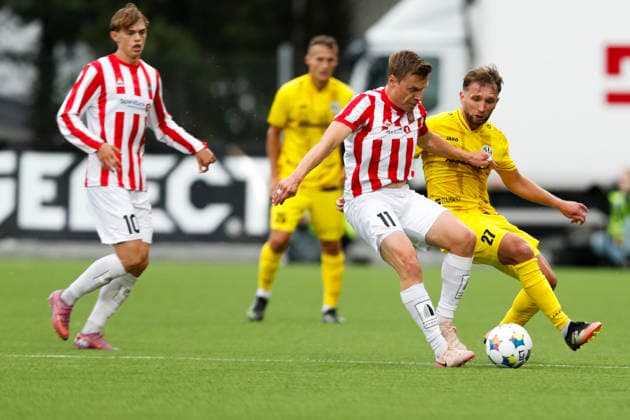 Men s Europa League, 2nd qualifying round, 1st match 2026: Tromso - Hradec KralovÃ Tromso 20260723. Tromso s Ruben Yttergard Jenssen in a duel with Hradec KralovÃ s Daniel Trubac during the Europa League football match between Tromso and Hradec KralovÃ at Romssa Arena. Photo: Rune Stoltz Bertinussen NTB Tromso Norway EDITORIAL USE ONLY. RESTRICTED USE FOR BETTING COMPANIES Ref:_SPOFPufG4-h8N4.jpg *** But in the Europa League, 2nd qualifying round, 1st match 2026 Tromsø Hradec Králové Tromsø 20260723 Tromsø’s Ruben Yttergard Jenssen in a duel with Hradec Králové’s Daniel Trubac during the Europa League soccer match between Tromsø and Hradec Králové at Romssa Arena. Photo by Rune Stoltz Bertinussen, NTB, Tromsø, Norway. EDITORIAL USE ONLY. RESTRICTED USE FOR BETTING COMPANIES  Copyright: xRunexStoltzxBertinussenx xNTBx