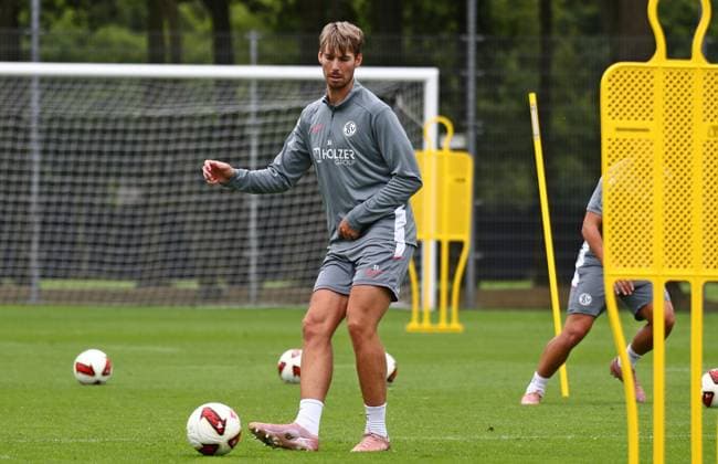 23.07.2026, NED, Fußball, Herren, 1. Bundesliga, Saison 2026 2027, Trainingslager, Rasenplatz, SV Elversberg Maximilian Rohr ( SV Elversberg 31 ) Stroe Rasenplatz Gelderland Niederlande *** July 23, 2026, NED, Soccer, Men s, 1st Bundesliga, 2026–2027 Season, Training Camp, Grass Field, SV Elversberg Maximilian Rohr SV Elversberg 31 Stroe Grass Field Gelderland Netherlands Copyright: xNordphotox xSMx