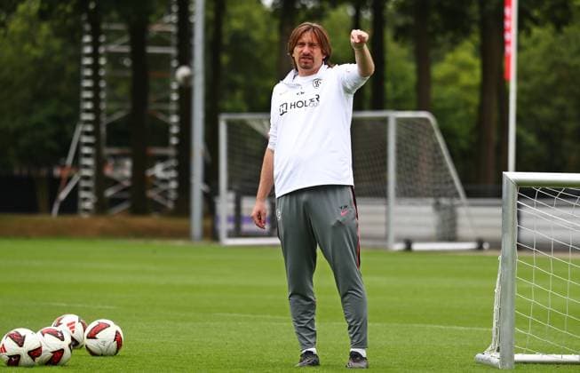 23.07.2026, NED, Fußball, Herren, 1. Bundesliga, Saison 2026 2027, Trainingslager, Rasenplatz, SV Elversberg Vincent Wagner ( Cheftrainer SV Elversberg ) Stroe Rasenplatz Gelderland Niederlande *** July 23, 2026, NED, Soccer, Men s, 1st Bundesliga, 2026–2027 Season, Training Camp, Grass Field, SV Elversberg Vincent Wagner Head Coach SV Elversberg Stroe Grass Field Gelderland Netherlands Copyright: xNordphotox xSMx