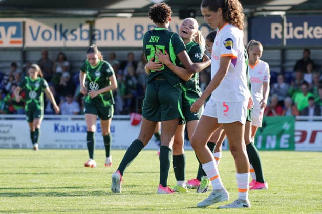 23.07.2026, xgrfx, Fussball Testspiel Frauen, VfL Wolfsburg - PSV Eindhoven v.l. Tor, Anny Kerim-Lindland zum 2:0 (VfL Wolfsburg) (DFL DFB REGULATIONS PROHIBIT ANY USE OF PHOTOGRAPHS as IMAGE SEQUENCES and or QUASI-VIDEO) Gifhorn *** July 23, 2026, xgrfx, Women s Soccer Friendly, VfL Wolfsburg vs. PSV Eindhoven, Goal, Anny Kerim Lindland on the 2–0 win for VfL Wolfsburg. DFL and DFB regulations prohibit any use of photographs as image sequences and or quasi-video. Gifhorn