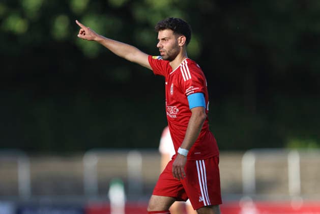 Claudio Heider (SV Bergisch Gladbach 09) gestikuliert, Gestik waehrend des Testspiels zwischen 1. FC Köln und SV Bergisch Gladbach 09, Belkaw Arena am 23. July 2026 in Bergisch Gladbach, Deutschland. (Foto von Oliver Kaelke DeFodi Images) +++ Claudio Heider (SV Bergisch Gladbach 09) gestures during the friendly match between 1. FC Köln and SV Bergisch Gladbach 09 at Belkaw Arena on July 23, 2026 in Bergisch Gladbach, Germany. (Photo by Oliver Kaelke DeFodi Images) (Photo by Oliver Kaelke DeFodi Images) - *** Claudio Heider of SV Bergisch Gladbach 09 gestures during the friendly match between 1 FC Köln and SV Bergisch Gladbach 09 at Belkaw Arena on July 23, 2026, in Bergisch Gladbach, Germany Photo by Oliver Kaelke DeFodi Images Claudio Heider of SV Bergisch Gladbach 09 gestures during the friendly match between 1 FC Köln and SV Bergisch Gladbach 09 at Belkaw Arena on July 23, 2026 in Bergisch Gladbach, Germany Photo by Oliver Kaelke DeFodi Images Photo by Oliver Kaelke DeFodi Images