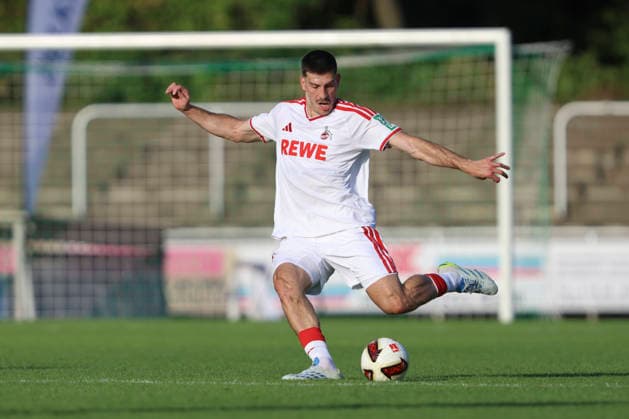 Luka Lochoshvili (1. FC Köln) in Aktion, am Ball, Einzelaktion waehrend des Testspiels zwischen 1. FC Köln und SV Bergisch Gladbach 09, Belkaw Arena am 23. July 2026 in Bergisch Gladbach, Deutschland. (Foto von Oliver Kaelke DeFodi Images) +++ Luka Lochoshvili (1. FC Köln) controls the ball during the friendly match between 1. FC Köln and SV Bergisch Gladbach 09 at Belkaw Arena on July 23, 2026 in Bergisch Gladbach, Germany. (Photo by Oliver Kaelke DeFodi Images) (Photo by Oliver Kaelke DeFodi Images) - *** Luka Lochoshvili of 1 FC Köln in action, on the ball, making a solo run during the friendly match between 1 FC Köln and SV Bergisch Gladbach 09 at Belkaw Arena on July 23, 2026, in Bergisch Gladbach, Germany Photo by Oliver Kaelke DeFodi Images Luka Lochoshvili of 1 FC Köln controls the ball during the friendly match between 1 FC Köln and SV Bergisch Gladbach 09 at Belkaw Arena on July 23, 2026 in Bergisch Gladbach, Germany Photo by Oliver Kaelke DeFodi Images Photo by Oliver Kaelke DeFodi Images