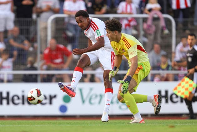 Youssoupha Niang (1. FC Köln) erzielt das Tor zum 0:7 waehrend des Testspiels zwischen 1. FC Köln und SV Bergisch Gladbach 09, Belkaw Arena am 23. July 2026 in Bergisch Gladbach, Deutschland. (Foto von Oliver Kaelke DeFodi Images) +++ Youssoupha Niang (1. FC Köln) scores his team s seventh goal during the friendly match between 1. FC Köln and SV Bergisch Gladbach 09 at Belkaw Arena on July 23, 2026 in Bergisch Gladbach, Germany. (Photo by Oliver Kaelke DeFodi Images) (Photo by Oliver Kaelke DeFodi Images) - *** Youssoupha Niang of 1 FC Köln scores the goal to make it 0–7 during the friendly match between 1 FC Köln and SV Bergisch Gladbach 09 at Belkaw Arena on July 23, 2026, in Bergisch Gladbach, Germany. Photo by Oliver Kaelke, DeFodi Images. Youssoupha Niang of 1 FC Köln scores his team’s seventh goal during the friendly match between 1 FC Köln and SV Bergisch Gladbach 09 at Belkaw Arena on July 23, 2026 in Bergisch Gladbach, Germany Photo by Oliver Kaelke, DeFodi Images Photo by Oliver Kaelke, DeFodi Images