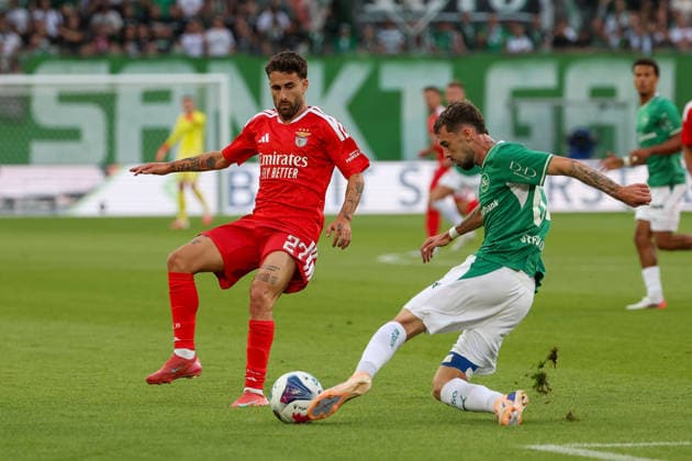 Rafa Silva (S.L.Benfica), Mihailo Stevanovic (FC St.Gallen) in action, with the ball during the UEFA Europa League second qualifying round 2026 27 first-leg match St.Gallen - SL Benfica at Sitterstadion in St. Gallen, Switzerland, July 23, 2026 *** Rafa Silva of SL Benfica and Mihailo Stevanovic of FC St. Gallen in action, with the ball, during the first leg of the 2026–27 UEFA Europa League second qualifying round match between St. Gallen and SL Benfica at Sitterstadion in St. Gallen, Switzerland, on July 23, 2026 Copyright: HMBxMedia JoaquimxFerreira