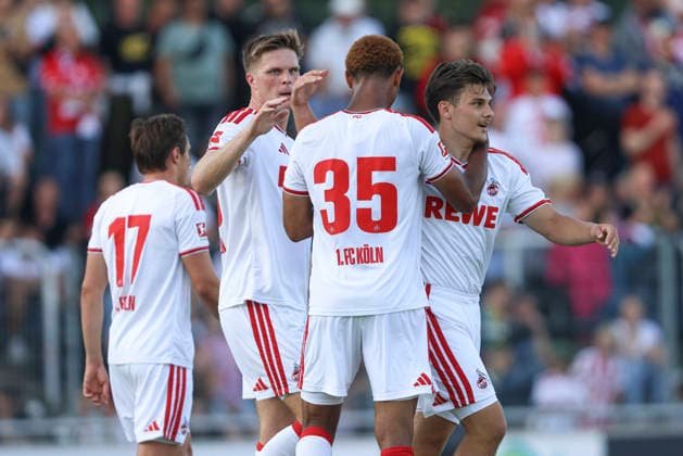 Maik Nelson Afri Akumu (1. FC Köln) Torjubel,jubelt mit seiner Mannschaft nach dem Treffer zum 0:8 waehrend des Testspiels zwischen 1. FC Köln und SV Bergisch Gladbach 09, Belkaw Arena am 23. July 2026 in Bergisch Gladbach, Deutschland. (Foto von Oliver Kaelke DeFodi Images) +++ Maik Nelson Afri Akumu (1. FC Köln) celebrates after scoring his team s third goal with teammates during the friendly match between 1. FC Köln and SV Bergisch Gladbach 09 at Belkaw Arena on July 23, 2026 in Bergisch Gladbach, Germany. (Photo by Oliver Kaelke DeFodi Images) (Photo by Oliver Kaelke DeFodi Images) - *** Maik Nelson Afri Akumu of 1 FC Köln celebrates the goal with his teammates after scoring the 0-8 goal during the friendly match between 1 FC Köln and SV Bergisch Gladbach 09 at Belkaw Arena on July 23, 2026, in Bergisch Gladbach, Germany Photo by Oliver Kaelke, DeFodi Images Maik Nelson Afri Akumu of 1 FC Köln celebrates after scoring his team’s third goal with teammates during the friendly match between 1 FC Köln and SV Bergisch Gladbach 09 at Belkaw Arena on July 23, 2026 in Bergisch Gladbach, Germany Photo by Oliver Kaelke DeFodi Images Photo by Oliver Kaelke DeFodi Images