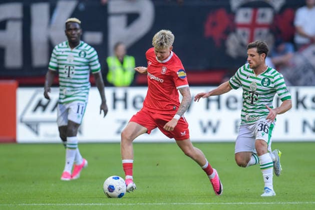 2026-07-23 FC Twente v Ferencvaros FC - UEFA Europa League ENSCHEDE, NETHERLANDS - JULY 23: Kristian Hlynsson of FC Twente, Gabi Kanichowsky of Ferencvaros TC during the UEFA Europa League match between FC Twente and Ferencvaros FC at De Grolsch Veste on July 23, 2026 in Enschede, Netherlands. Enschede De Grolsch Veste Netherlands Content not available for redistribution in The Netherlands directly or indirectly through any third parties. Copyright: xDennisxBresserx