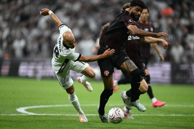 Besiktas v Midtjylland - UEFA Europa League second qualifying round ISTANBUL, TURKIYE - JULY 23: Vaclav Cerny (L) of Besiktas competes against Philip Billing (R) of Midtjylland during the UEFA Europa League second qualifying round first leg match between Besiktas and Midtjylland at Tupras Stadium in Istanbul, Turkiye on July 23, 2026. Arif Hudaverdi Yaman Anadolu Istanbul Turkey. Editorial use only. Please get in touch for any other usage.  Copyright: x2026xAnadoluxArifxHudaverdixYamanx
