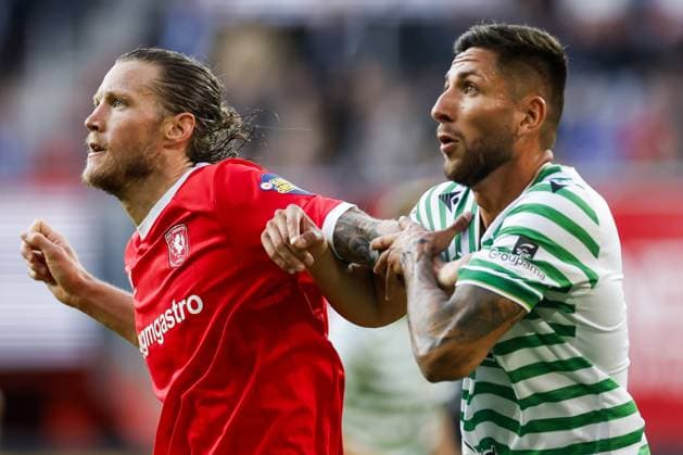 ENSCHEDE - (lr) Wout Weghorst of FC Twente, Mariano Gomez of Ferencvaros during the UEFA Europa League Second Qualifying Round match between FC Twente and Ferencvaros at Stadion De Grolsch Veste on 23 July 2026 in Enschede, the Netherlands. PIETER STAM DE JONGE ANP UEFA Europa League - Second qualifying round 1st leg 2026-2027 xVIxANPxSportx xxANPxIVx 564143340 originalFilename: 564143340.jpg