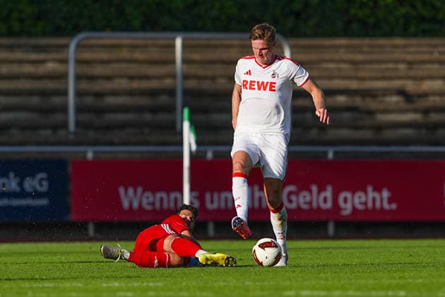 23.07.2026, xydrx, Fußball, Testspiel, SV Bergisch Gladbach 09 - 1.FC Köln, Saison 2026 2027, BELKAW-Arena: Claudio Heider (SV Bergisch Gladbach 09, 20) im Zweikampf gegen Marius Buelter (1.FC Köln, 30) DFB regulations prohibit any use of photographs as image sequences and or quasi-video. *** July 23, 2026, xydrx, Soccer, Friendly Match, SV Bergisch Gladbach 09 vs. 1. FC Köln, 2026–2027 Season, BELKAW Arena Claudio Heider SV Bergisch Gladbach 09, No. 20 in a tackle against Marius Buelter of 1. FC Köln, 30 DFB regulations prohibit any use of photographs as image sequences and or quasi-video Copyright: HMBxMedia YannisxDreimann