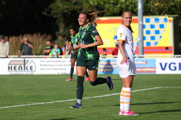 VfL - Eindhoven, Testspiel, Frauen Gifhorn, 23.07.2026, Fußball, Frauen, Saison 2026 27, VfL Wolfsburg vs PSV Eindhoven, Testspiel: Cecilie Floe Nielsen (VfL Wolfsburg) jubelt nach ihrem Tor zum 1:0 Niedersachsen Deutschland *** VfL Eindhoven, Friendly Match, Gifhorn Women, July 23, 2026, Soccer, Women, 2026–27 Season, VfL Wolfsburg vs. PSV Eindhoven, Friendly Match: Cecilie Floe Nielsen of VfL Wolfsburg celebrates after scoring the 1–0 goal, Lower Saxony, Germany