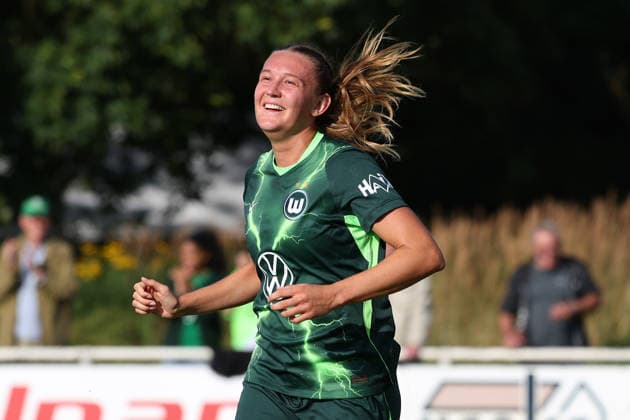 VfL - Eindhoven, Testspiel, Frauen Gifhorn, 23.07.2026, Fußball, Frauen, Saison 2026 27, VfL Wolfsburg vs PSV Eindhoven, Testspiel: Cecilie Floe Nielsen (VfL Wolfsburg) jubelt nach ihrem Tor zum 1:0 Niedersachsen Deutschland *** VfL Eindhoven, Friendly Match, Gifhorn Women, July 23, 2026, Soccer, Women, 2026–27 Season, VfL Wolfsburg vs. PSV Eindhoven, Friendly Match: Cecilie Floe Nielsen of VfL Wolfsburg celebrates after scoring the 1–0 goal, Lower Saxony, Germany