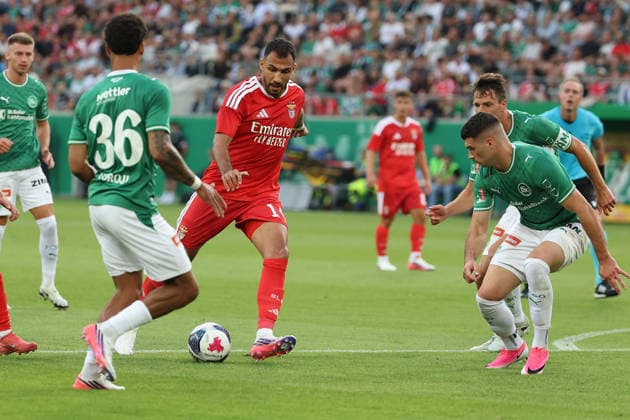 Chima Okoroji (FC St.Gallen), Vangelis Pavlidis (S.L.Benfica) in action, with the ball , Jozo Stanic (FC St.Gallen) during the UEFA Europa League second qualifying round 2026 27 first-leg match St.Gallen - SL Benfica at Sitterstadion in St. Gallen, Switzerland, July 23, 2026 *** Chima Okoroji of FC St. Gallen and Vangelis Pavlidis of SL Benfica in action with the ball, along with Jozo Stanic of FC St. Gallen, during the first leg of the 2026–27 UEFA Europa League second qualifying round match between FC St. Gallen and SL Benfica at Sitterstadion in St. Gallen, Switzerland, July 23, 2026 Copyright: HMBxMedia JoaquimxFerreira