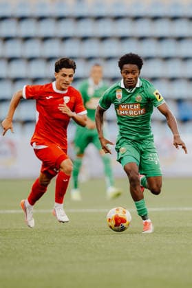 SOCCER - UEFA ECL, Santa Coloma vs Rapid ANDORRA LA VELLA,ANDORRA,23.JUL.26 - SOCCER - UEFA Conference League, qualification, FC Santa Coloma vs SK Rapid Wien. Image shows Alex Gomez (Santa Coloma) and Moulaye Haidara (Rapid).  GEPAxpictures xAlexanderxSolc
