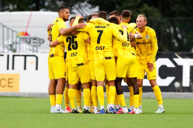 Europaligaen menn, 2. kvalifiseringsrunde 1. kamp 2026: Tromso - Hradec KralovÃ Tromso 20260723. Hradec KralovÃ jubler for 1-0 under kampen i Europaligaen i fotball mellom Tromso og Hradec KralovÃ pa Romssa Arena. Foto: Rune Stoltz Bertinussen NTB Tromso Norge EDITORIAL USE ONLY. RESTRICTED USE FOR BETTING COMPANIES Ref:_SPORVJOoJlLxU0.jpg *** Men s Europa League, 2nd Qualifying Round, Match 1, 2026, Tromsø vs. Hradec Králové, Tromsø, July 23, 2026. Hradec Králové celebrates a 1–0 lead during the Europa League soccer match between Tromsø and Hradec Králové at Romssa Arena. Photo by Rune Stoltz Bertinussen, NTB, Tromsø, Norway. EDITORIAL USE ONLY. RESTRICTED USE FOR BETTING COMPANIES  Copyright: xRunexStoltzxBertinussenx xNTBx