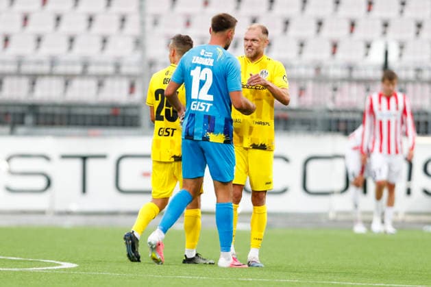 Europaligaen menn, 2. kvalifiseringsrunde 1. kamp 2026: Tromso - Hradec KralovÃ Tromso 20260723. Hradec KralovÃ s keeper Adam Zadrazil jubler etter kampen i Europaligaen i fotball mellom Tromso og Hradec KralovÃ pa Romssa Arena. Foto: Rune Stoltz Bertinussen NTB Tromso Norge EDITORIAL USE ONLY. RESTRICTED USE FOR BETTING COMPANIES Ref:_SPOft8eBRKvViA.jpg *** Men s Europa League, 2nd Qualifying Round, Match 1, 2026, Tromsø vs. Hradec Králové, Tromsø, July 23, 2026. Hradec Králové goalkeeper Adam Zadrazil celebrates after the Europa League soccer match between Tromsø and Hradec Královéat Romssa Arena. Photo: Rune Stoltz Bertinussen, NTB, Tromsø, Norway. EDITORIAL USE ONLY. RESTRICTED USE FOR BETTING COMPANIES.  Copyright: xRunexStoltzxBertinussenx xNTBx