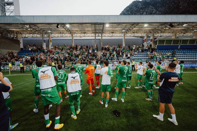 SOCCER - UEFA ECL, Santa Coloma vs Rapid ANDORRA LA VELLA,ANDORRA,23.JUL.26 - SOCCER - UEFA Conference League, qualification, FC Santa Coloma vs SK Rapid Wien. Image shows the rejoicing of team Rapid and fans.  GEPAxpictures xAlexanderxSolc