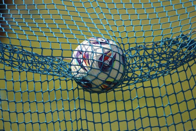 Fussball, Herren, Regionalliga Bayern, Saison 2026 2027, TSV 1860 München, Training Ein Fussball, Ball im Tornetz liegend *** Soccer, Men s, Bavarian Regional League, 2026–2027 Season, TSV 1860 Munich, Training: A soccer ball lying in the back of the net