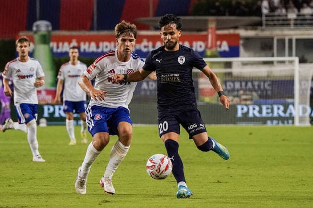 UEFA Europa League Qualifikation 2026 2027 - 2. Runde, 23.07.2027 - HNK Hajduk Split (Kroatien) vs. Pafos FC (Zypern) - Stadion Poljud (Split, Kroatien); Rokas Pukstas (Hajduk Split), Gabriel Teixeira (Pafos) *** UEFA Europa League Qualifying Round 2, 2026–2027, July 23, 2027: HNK Hajduk Split (Croatia) vs. Pafos FC (Cyprus) at Poljud Stadium, Split, Croatia. Rokas Pukstas (Hajduk Split), Gabriel Teixeira (Pafos) Copyright: xLUKAxKOLANOVICx