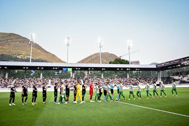 23 07 2026, Lugano, AIL Arena, Conference League: FC Lugano - KF Dukagjini, the two teams shake hands before the game Lugano AIL Arena Ticino Switzerland *** July 23, 2026, Lugano, AIL Arena, Conference League: FC Lugano vs. KF Dukagjini; the two teams shake hands before the game at the AIL Arena in Lugano, Ticino, Switzerland Copyright: xJustPictures.ch AndreaxBrancax jp-en-AnBr-AB_23072026_7322