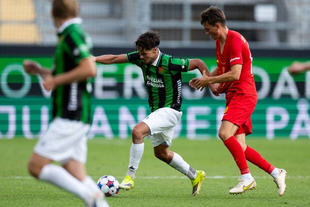 260723 William Milovanovic of GAIS and Justin Janssen of FC Nordsjälland during the UEFA Conference League qualification match between GAIS and FC Nordsjälland on July 23, 2026 in Göteborg. Photo: Michael Erichsen BILDBYRAN COP 89 MI1001 bbeng conference league fc nordsjälland football fotball fotboll gais kval qualification qualifying round soccer uefa conference league *** July 23, 2026: William Milovanovic of GAIS and Justin Janssen of FC Nordsjälland during the UEFA Conference League qualifying match between GAIS and FC Nordsjälland on July 23, 2026 in Gothenburg. Photo by Michael Erichsen, BILDBYRAN COP 89 MI1001 bbeng conference league fc nordsjälland football fotball fotboll gais kval qualification qualifying round soccer uefa conference league  Copyright: MICHAELxERICHSEN BB260723MI052