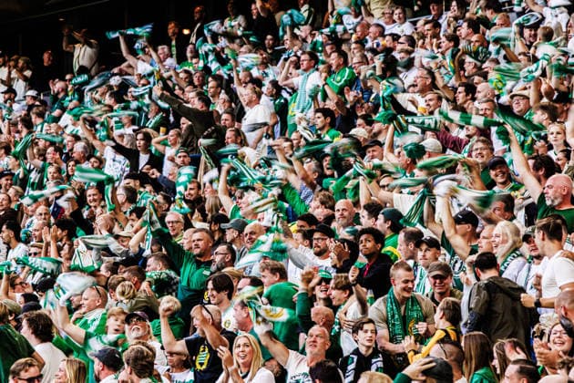 260723 Supporters of Hammarby celebrates after 1-1 during the UEFA Europa League second qualifying round football match between Hammarby and Anderlecht on July 23, 2026 in Stockholm. Photo: Kenta Jönsson BILDBYRAN COP 210 KJ0354 fotboll football soccer fotball uefa europa league europa league kval qualifying round qualification hammarby anderlecht bbeng grappa33 genre jubel *** July 23, 2026: Hammarby supporters celebrate after the 1-1 draw during the UEFA Europa League second qualifying round soccer match between Hammarby and Anderlecht on July 23, 2026 in Stockholm. Photo by Kenta Jönsson, BILDBYRAN COP 210 KJ0354: soccer, football, UEFA Europa League, Europa League qualifying round, qualification, Hammarby, Anderlecht, bbeng, grappa33, genre: celebration  Copyright: KENTAxJÖNSSON BB260723KJ089