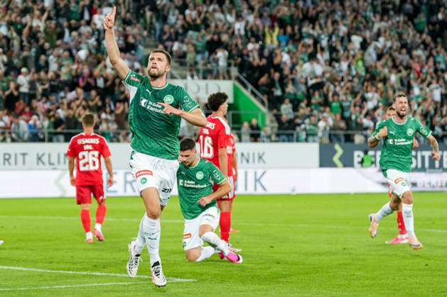 Fussball, UEFA Europa League Qualifikation: FC St. Gallen 1879 vs. Benfica Lissabon, Donnerstag, 23.07.2026 (Berit Sitterstadion, St. Gallen, Schweiz); Tom Gaal (26, FC St. Gallen) jubelt nach dem Tor zum 2:1 für den FC St. Gallen, Tor, Torjubel *** Soccer, UEFA Europa League Qualifying: FC St. Gallen 1879 vs. Benfica Lisbon, Thursday, July 23, 2026, Berit Sitter Stadium, St. Gallen, Switzerland, Tom Gaal 26, FC St. Gallen celebrates after scoring the goal that made it 2–1 for FC St. Gallen; goal; goal celebration Copyright: xValentinxDomgjonix