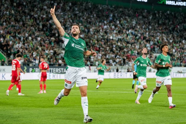 Fussball, UEFA Europa League Qualifikation: FC St. Gallen 1879 vs. Benfica Lissabon, Donnerstag, 23.07.2026 (Berit Sitterstadion, St. Gallen, Schweiz); Tom Gaal (26, FC St. Gallen) jubelt nach dem Tor zum 2:1 für den FC St. Gallen, Tor, Torjubel *** Soccer, UEFA Europa League Qualifying: FC St. Gallen 1879 vs. Benfica Lisbon, Thursday, July 23, 2026, Berit Sitter Stadium, St. Gallen, Switzerland, Tom Gaal 26, FC St. Gallen celebrates after scoring the goal that made it 2–1 for FC St. Gallen; goal; goal celebration Copyright: xValentinxDomgjonix