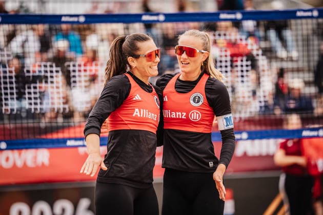 Beachvolleyball Frauen Allianz German Beach Club Finals Die Finals 2026 Hannover Eintrach Spontent vs. Olympischer Club BW 23.07.2026 v.l. Leonie Klinke und Clara Dressen Hannover Opernplatz Niedersachsen Deutschland *** Women s Beach Volleyball Allianz German Beach Club Finals The 2026 Finals Hannover Eintrach Spontent vs. Olympischer Sport Club BW July 23, 2026, featuring Leonie Klinke and Clara Dressen, Opernplatz, Hannover, Lower Saxony, Germany