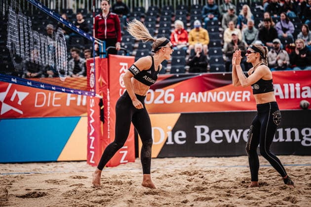 Beachvolleyball Frauen Allianz German Beach Club Finals Die Finals 2026 Hannover Eintrach Spontent vs. Olympischer Club BW 23.07.2026 v.l. Sandra Ittlinger und Kim van de Velde Jubel Hannover Opernplatz Niedersachsen Deutschland *** Women s Beach Volleyball Allianz German Beach Club Finals The 2026 Finals Hannover Eintrach Spontent vs. Olympischer Sport Club BW July 23, 2026 Photo: Sandra Ittlinger and Kim van de Velde Celebrating at Opernplatz in Hannover, Lower Saxony, Germany