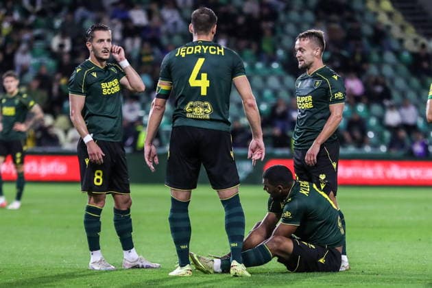 Zilina 23.07.2026. Pilka nozna Liga Konferencji UEFA sezon 2025 2026 runda 2 mecz: MSK Zilina - GKS Katowice --- Football UEFA Conference League season 2025 2026 round 2 match: MSK Zilina - GKS Katowice nz Lukas Klemenz, Arkadiusz Jedrych, Borja Galan Fot. Kacper Staniec NEWSPIX.PL --- newspix.pl 