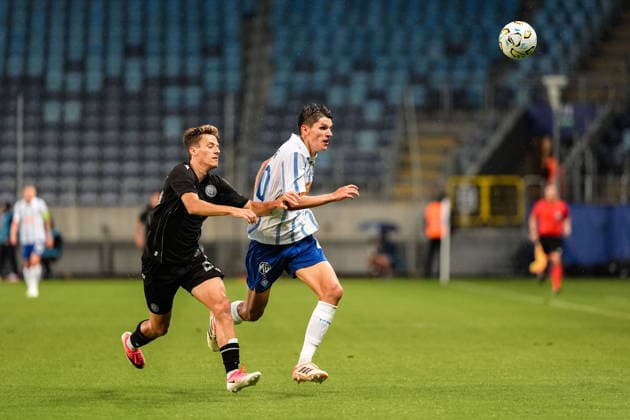 Lublin 23.07.2026. Football UEFA Europa League Qualifiers match, second qualifying round 1st leg, between FC Dynamo Kyiv and PAOK FC in Lublin, Poland --- Mecz Ligi Europy UEFA - 2. runda kwalifikacji pomiedzy Dynamo Kijow a PAOK FC w Lublinie, Polska. Persons Shown : Giannis Konstantelias, Kristian Bilovar Fot. Kazimierz Kozuch Arena Akcji NEWSPIX.PL --- newspix.pl 