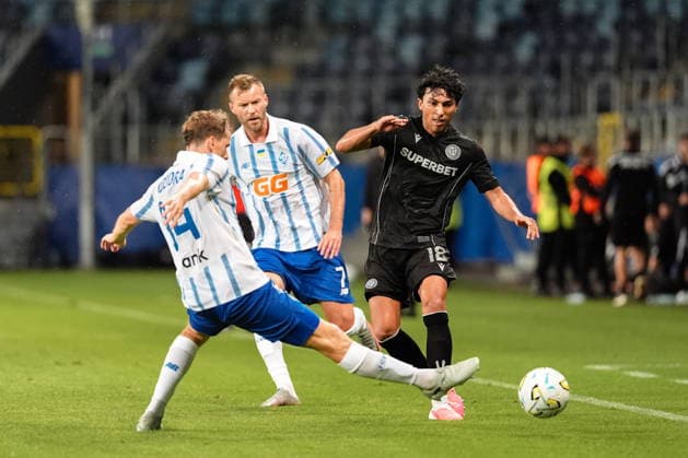Lublin 23.07.2026. Football UEFA Europa League Qualifiers match, second qualifying round 1st leg, between FC Dynamo Kyiv and PAOK FC in Lublin, Poland --- Mecz Ligi Europy UEFA - 2. runda kwalifikacji pomiedzy Dynamo Kijow a PAOK FC w Lublinie, Polska. Persons Shown : Tomasz Kedziora, Andriy Yarmolenko, Jonathan Gomez Fot. Kazimierz Kozuch Arena Akcji NEWSPIX.PL --- newspix.pl 