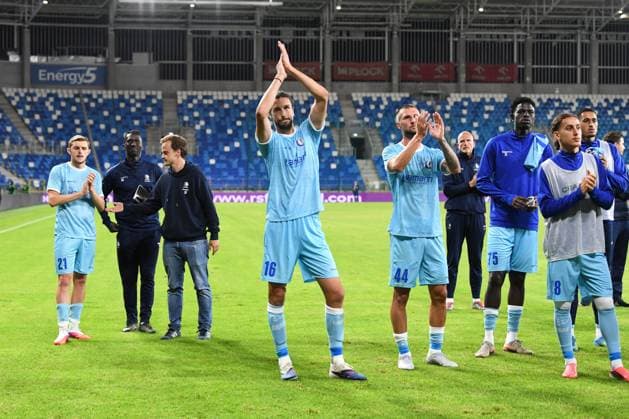 Gent s players greet the public after a soccer game between Ukrainian FC LNZ Cherkasy and Belgian KAA Gent, Thursday 23 July 2026 in Plock, Poland, the first leg of the second qualifying round for the UEFA Conference League. JILLxDELSAUX  x181881419x
