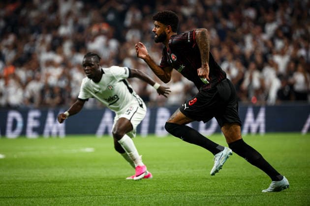 Besiktas vs Midtjylland UEFA Europa League Qualification 2nd Round Philip Billing of FC Midtjylland in action during the match. Besiktas and Midtjylland faced each other at UEFA Europa League Qualification 2nd Round 1st leg. The match took place in Tupras Stadium on July 23th, 2026. Istanbul Istanbul Turkey Copyright: xBurakxBasturkx