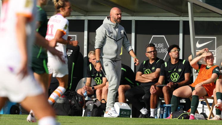 VfL - Eindhoven, Testspiel, Frauen Gifhorn, 23.07.2026, Fußball, Frauen, Saison 2026 27, VfL Wolfsburg vs PSV Eindhoven, Testspiel: Cheftrainer Stephan Lerch (VfL Wolfsburg) Niedersachsen Deutschland *** VfL Eindhoven, Friendly Match, Gifhorn Women, July 23, 2026, Soccer, Women, 2026–27 Season, VfL Wolfsburg vs. PSV Eindhoven, Friendly Match, Head Coach Stephan Lerch, VfL Wolfsburg, Lower Saxony, Germany