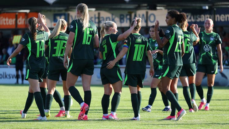 VfL - Eindhoven, Testspiel, Frauen Gifhorn, 23.07.2026, Fußball, Frauen, Saison 2026 27, VfL Wolfsburg vs PSV Eindhoven, Testspiel: Torjubel Niedersachsen Deutschland *** VfL Eindhoven, Friendly Match, Gifhorn Women, July 23, 2026, Soccer, Women, 2026–27 Season, VfL Wolfsburg vs. PSV Eindhoven, Friendly Match, Goal Celebration, Lower Saxony, Germany