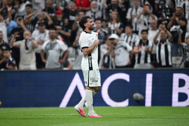 Besiktas v Midtjylland - UEFA Europa League second qualifying round ISTANBUL, TURKIYE - JULY 23: Orkun Kokcu of Besiktas celebrates after scoring a goal during the UEFA Europa League second qualifying round first leg match between Besiktas and Midtjylland at Tupras Stadium in Istanbul, Turkiye on July 23, 2026. Arif Hudaverdi Yaman Anadolu Istanbul Turkey. Editorial use only. Please get in touch for any other usage.  Copyright: x2026xAnadoluxArifxHudaverdixYamanx