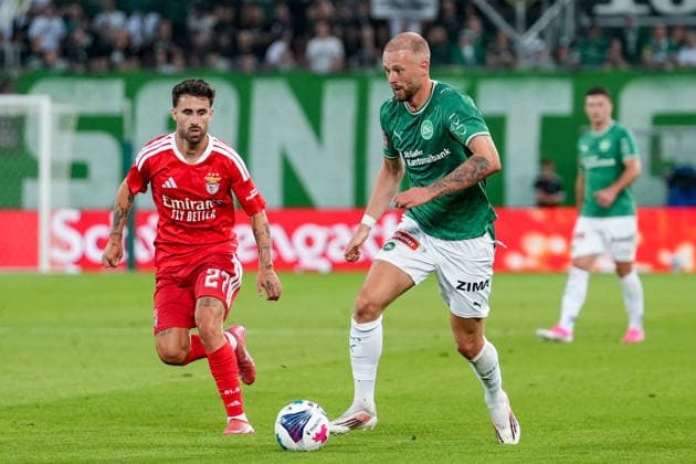 Fussball, UEFA Europa League Qualifikation: FC St. Gallen 1879 vs. Benfica Lissabon, Donnerstag, 23.07.2026 (Berit Sitterstadion, St. Gallen, Schweiz); Rafa Silva (27, Benfica Lissabon), Carlo Boukhalfa (11, FC St. Gallen) *** Soccer, UEFA Europa League Qualifying: FC St. Gallen 1879 vs. Benfica Lisbon, Thursday, July 23, 2026, Berit Sitter Stadium, St. Gallen, Switzerland; Rafa Silva 27, Benfica Lisbon; Carlo Boukhalfa 11, FC St. Gallen Copyright: xValentinxDomgjonix