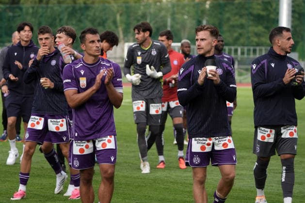 Latvia Soccer FK Liepaja Austria Wien, Riga, Latvia, 23.07.2026, football, soccer Players of FK Austria Wien celebrate after their UEFA Europa Conference League qualifying round game between Latvia™s FK Liepaja and Austria Wien teams in Sloka, Latvia 23.07.2026. Photo: Roman Koksarov (RKF) Riga Latvia Copyright: xRomanxKoksarovx RKV00107.JPG