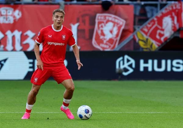 ENSCHEDE - FC Twente player Aske Adelgaard during the UEFA Europa League second qualifying round match between FC Twente and Ferencvaros at Grolsch Veste on July 23, 2026 in Enschede, the Netherlands. (Photo by DeFodi Images) - *** ENSCHEDE FC Twente player Aske Adelgaard during the UEFA Europa League second qualifying round match between FC Twente and Ferencvaros at Grolsch Veste on July 23, 2026, in Enschede, the Netherlands. Photo by DeFodi Images