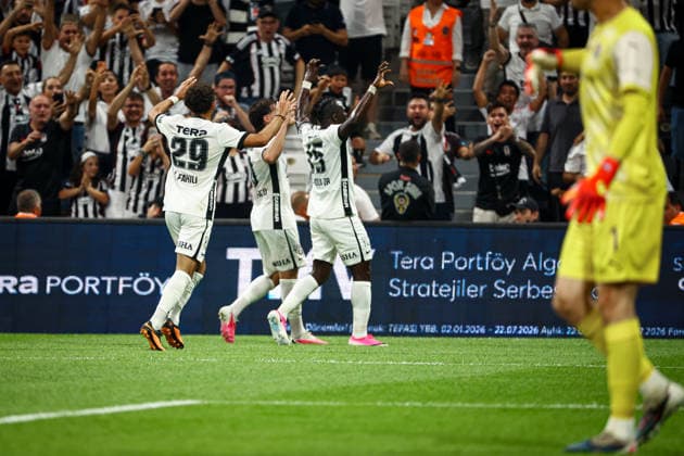 Besiktas vs Midtjylland UEFA Europa League Qualification 2nd Round Orkun Kokcu of Besiktas JK, Junior Olaitan of Besiktas JK and Devrim Sahin of Besiktas JK celebrate the goal during the match. Besiktas and Midtjylland faced each other at UEFA Europa League Qualification 2nd Round 1st leg. The match took place in Tupras Stadium on July 23th, 2026. Istanbul Istanbul Turkey Copyright: xBurakxBasturkx