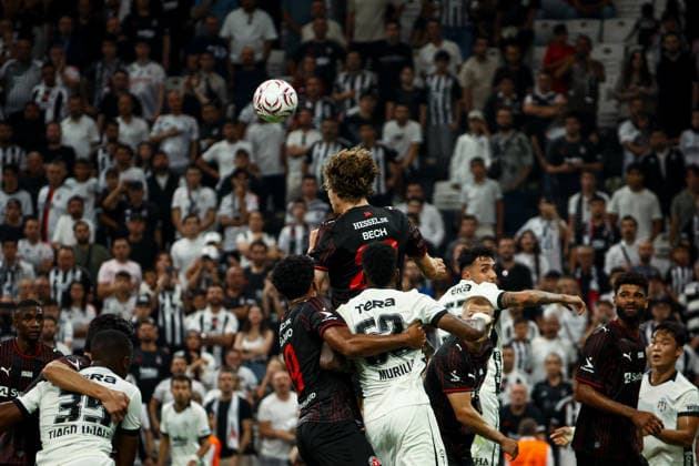 Besiktas vs Midtjylland UEFA Europa League Qualification 2nd Round Midtjylland player heads the ball during the match. Besiktas and Midtjylland faced each other at UEFA Europa League Qualification 2nd Round 1st leg. The match took place in Tupras Stadium on July 23th, 2026. Istanbul Istanbul Turkey Copyright: xBurakxBasturkx