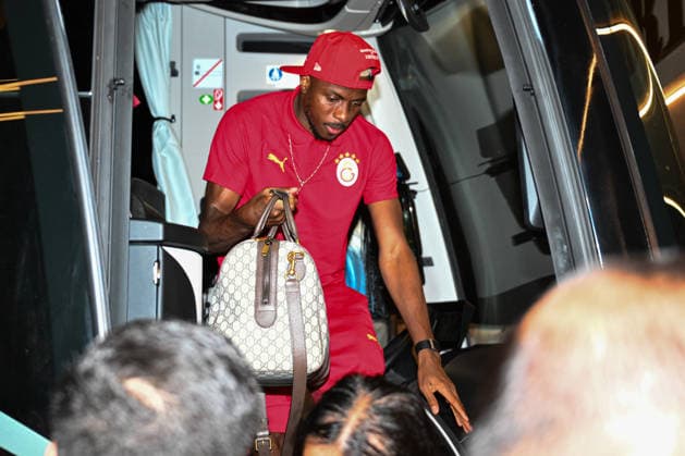 Galatasaray arrives Austria for its training camp WINDISCHGARSTEN, AUSTRIA - JULY 24: Victor Osimhen of Galatasaray arrives with the team for the second phase of the club s pre-season training camp in Windischgarsten, Austria, on July 24, 2026. Akin Celiktas Anadolu Windischgarsten Austria. Editorial use only. Please get in touch for any other usage.  Copyright: x2026xAnadoluxAkinxCeliktasx