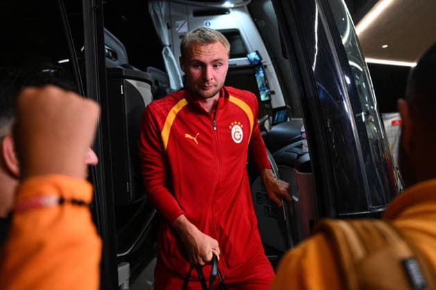 Galatasaray arrives Austria for its training camp WINDISCHGARSTEN, AUSTRIA - JULY 24: Victor Nelsson of Galatasaray arrives with the team for the second phase of the club s pre-season training camp in Windischgarsten, Austria, on July 24, 2026. Akin Celiktas Anadolu Windischgarsten Austria. Editorial use only. Please get in touch for any other usage.  Copyright: x2026xAnadoluxAkinxCeliktasx