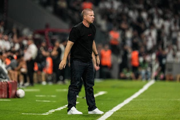 Besiktas JK v Midtjylland - UEFA Europa League 2026 27 Second Qualifying Round First Leg Mike Tullberg of Midtjylland looks on during the UEFA Europa League 2026 27 second qualifying round first leg match between Besiktas and FC Midtjylland at Tupras Stadium on July 23, 2026 in Istanbul, Turkey. Istanbul Istanbul Turkey  Copyright: xYagizxGurtugx originalFilename:gurtug-besiktas260723_npEJH.jpg