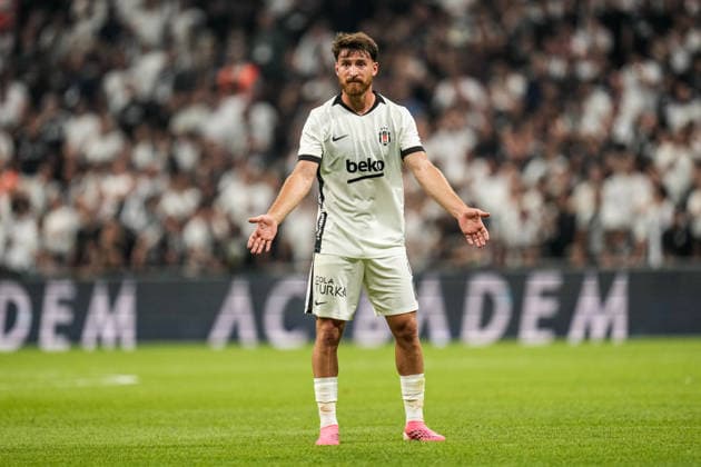 Besiktas JK v Midtjylland - UEFA Europa League 2026 27 Second Qualifying Round First Leg Salih Ozcan of Besiktas reacts during the UEFA Europa League 2026 27 second qualifying round first leg match between Besiktas and FC Midtjylland at Tupras Stadium in Istanbul, Turkey, on July 23, 2026. Istanbul Istanbul Turkey  Copyright: xYagizxGurtugx originalFilename:gurtug-besiktas260723_npVAJ.jpg