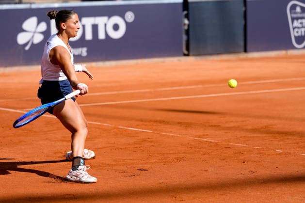 MSC Hamburg Ladies Open - Day 4 Third seed Panna Udvardy of Hungary is in action during their round of 16 match against Paula Badosa of Spain at the 2026 MSC Hamburg Ladies Open women s tennis tournament at Am Rothenbaum in Hamburg, Germany. Hamburg Hamburg Germany  Copyright: xOwenxHammondx originalFilename:hammond-2026msch260723_npLC0.jpg